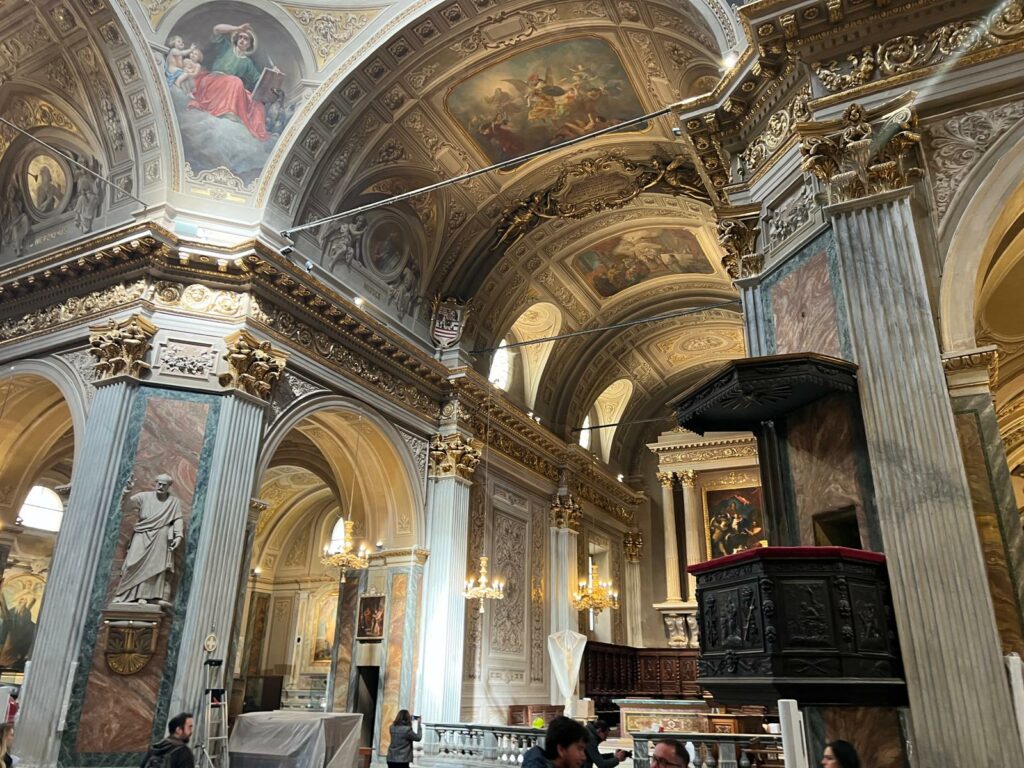 Acceso il nuovo sistema di illuminazione nelle cappelle laterali 