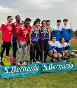 PODIO 4X100 UOMINI