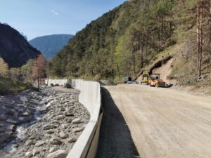 VIEVOLA LA STRADA IN COSTRUZIONE G. BERNARDI