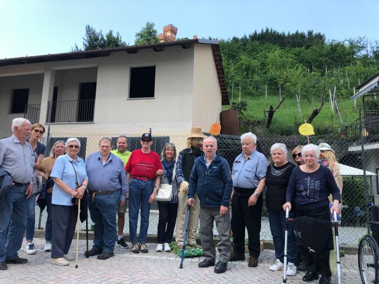 Anziani della casa di riposo di Piasco in visita a Castellar