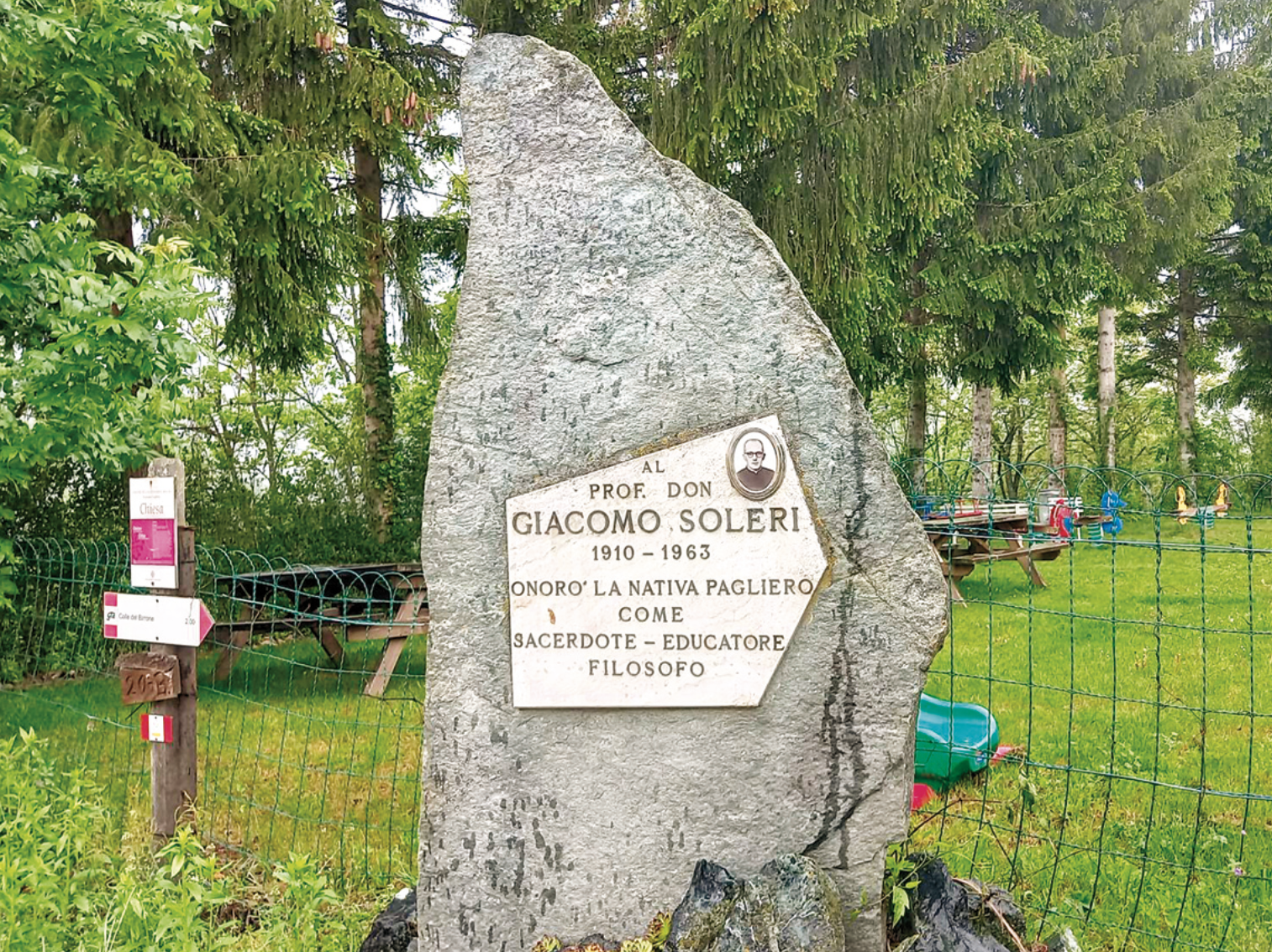 La lapide che ricorda don Giacomo Soleri