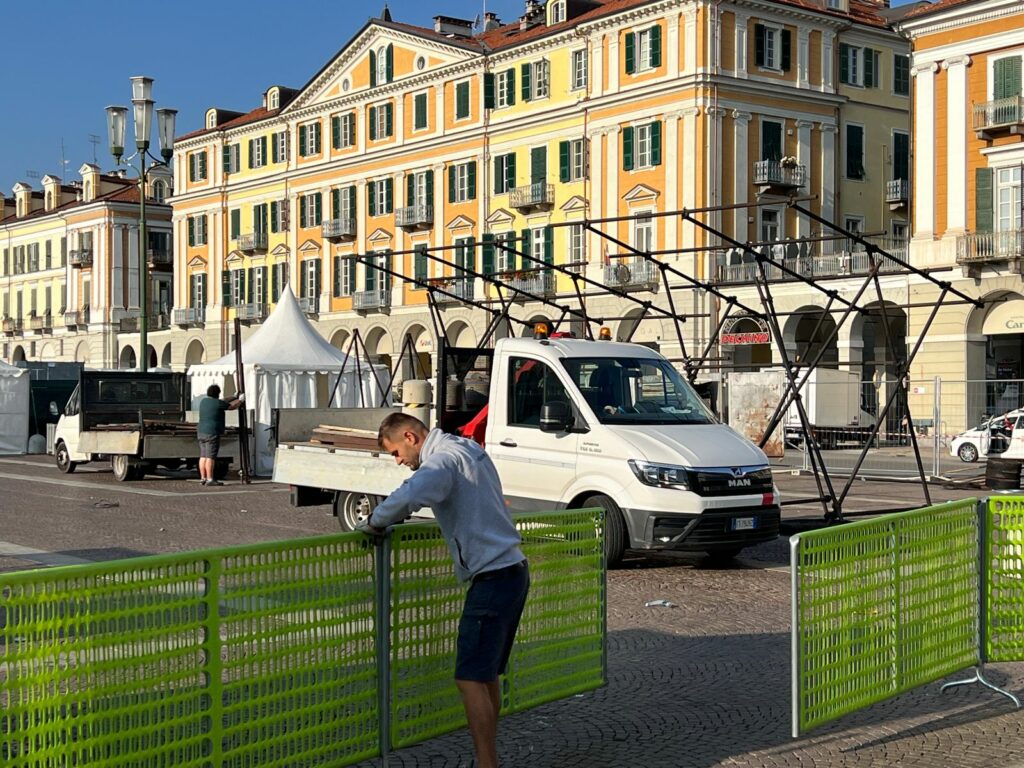 Montaggio stand fiera del marrone 2023