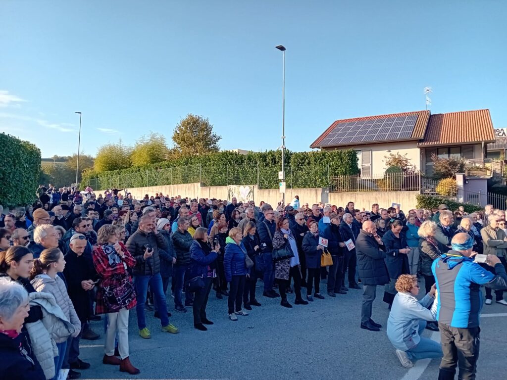 Clavesana protesta contro la discarica