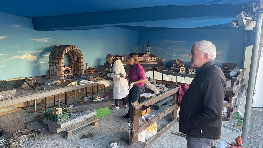 San Rocco Bernezzo - allestimento presepe meccanico - novembre 2023
