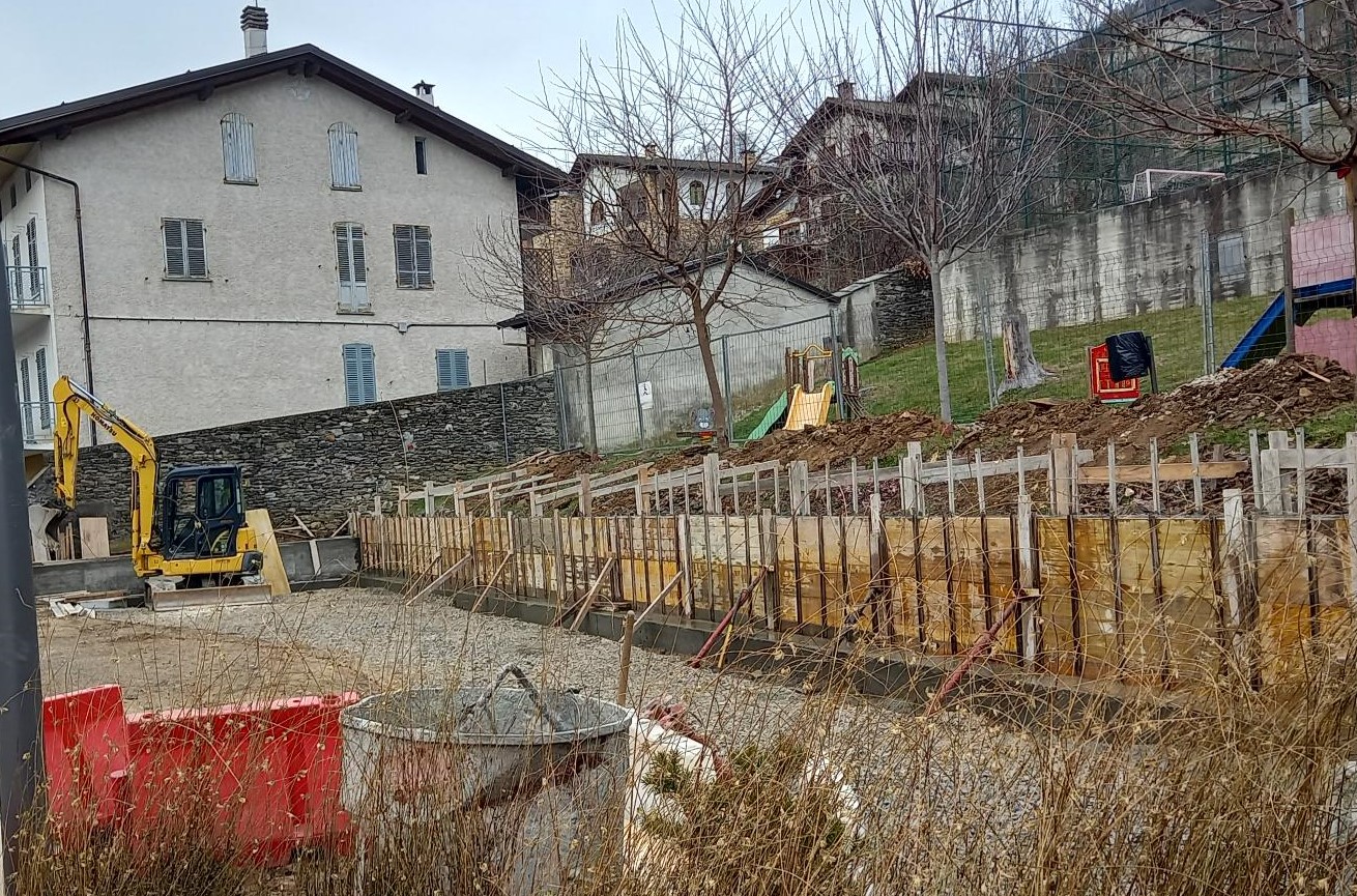 Il cantieredei nuovi parcheggi di Frassino