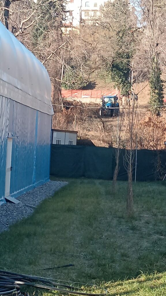 lavori per il parcheggio di testa di via parco della Gioventù