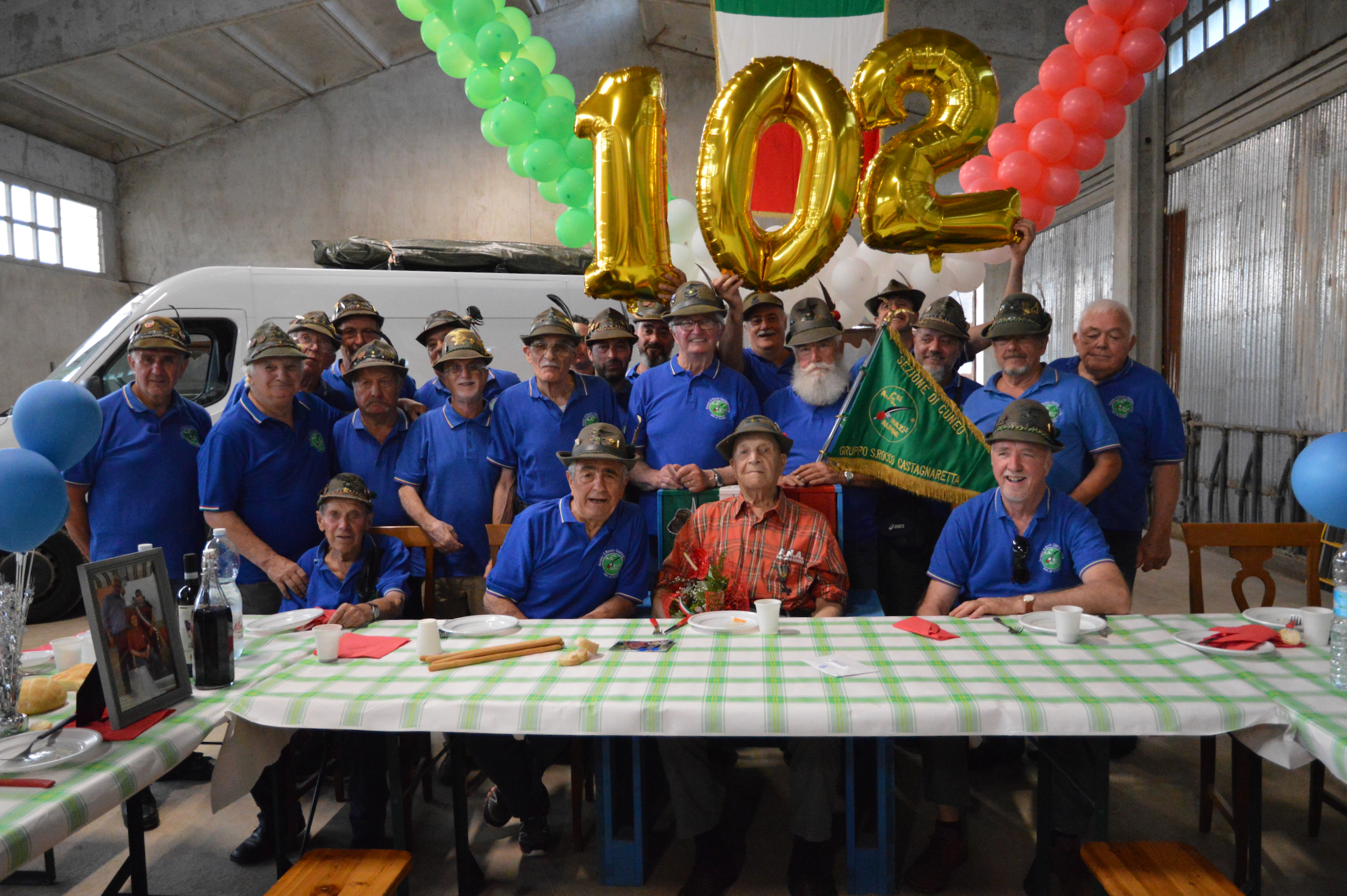 La festa per i 102 anni del reduce Giuseppe Falco