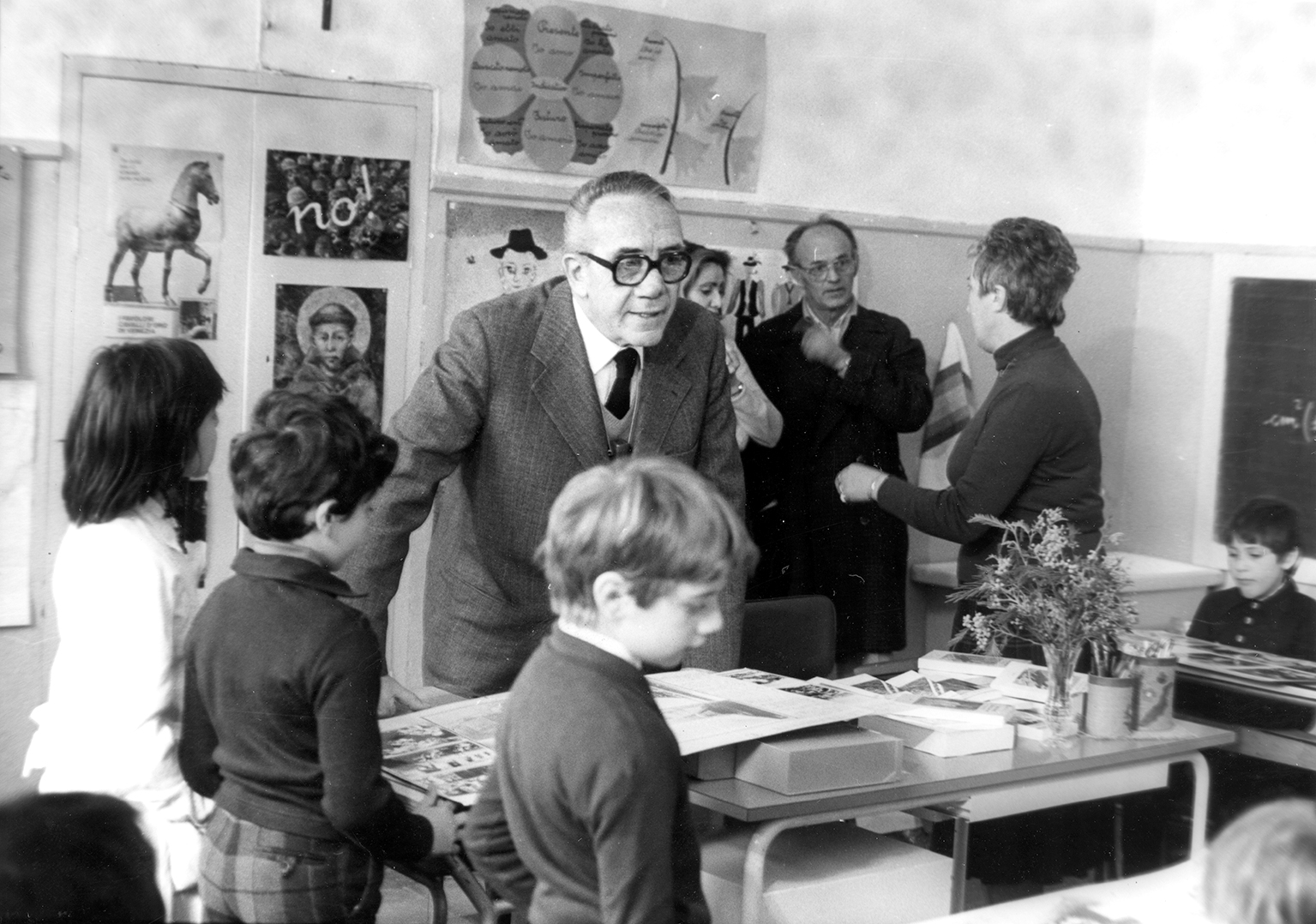 Nuto Revelli in una scuola (Archivio Nuto Revelli)