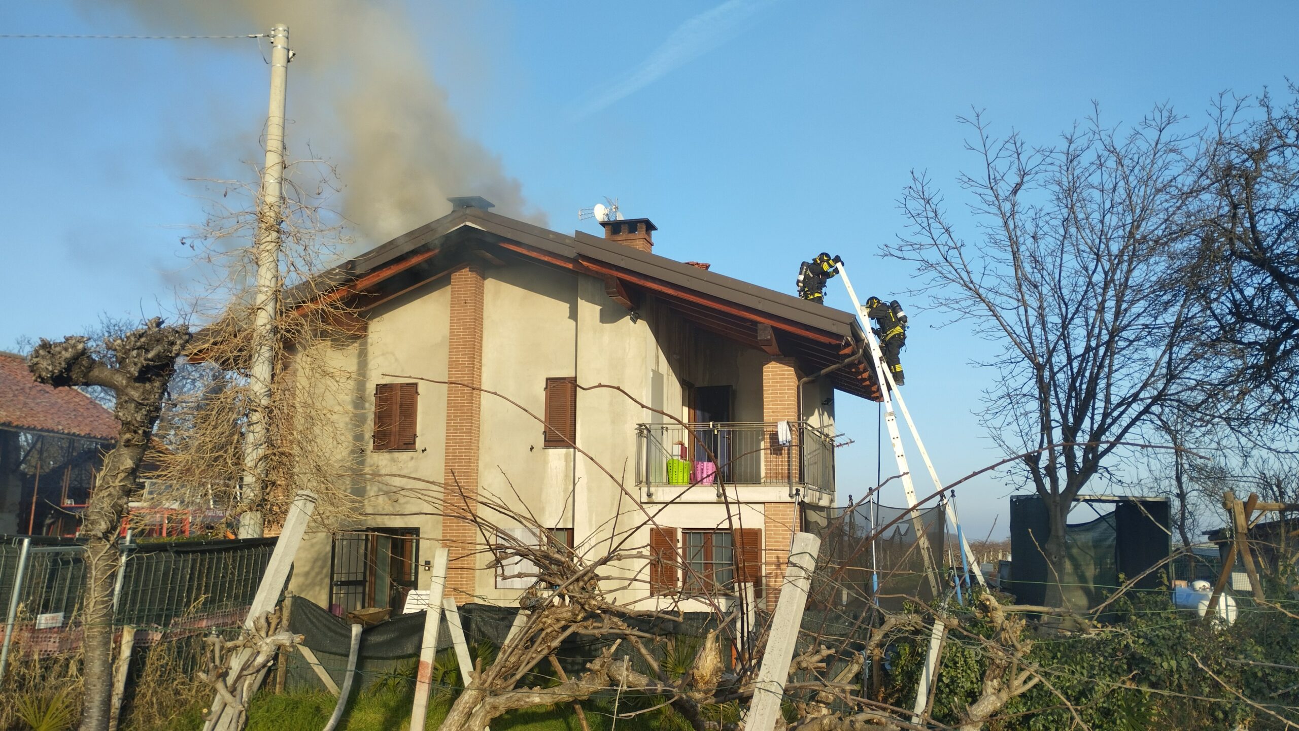 Incendio in borgata Molineris, in frazione Castelletto