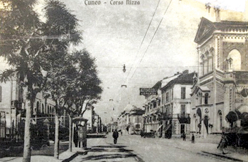 1924 corso Nizza: la facciata del Sacro Cuore (da: 50 anni in cartolina)