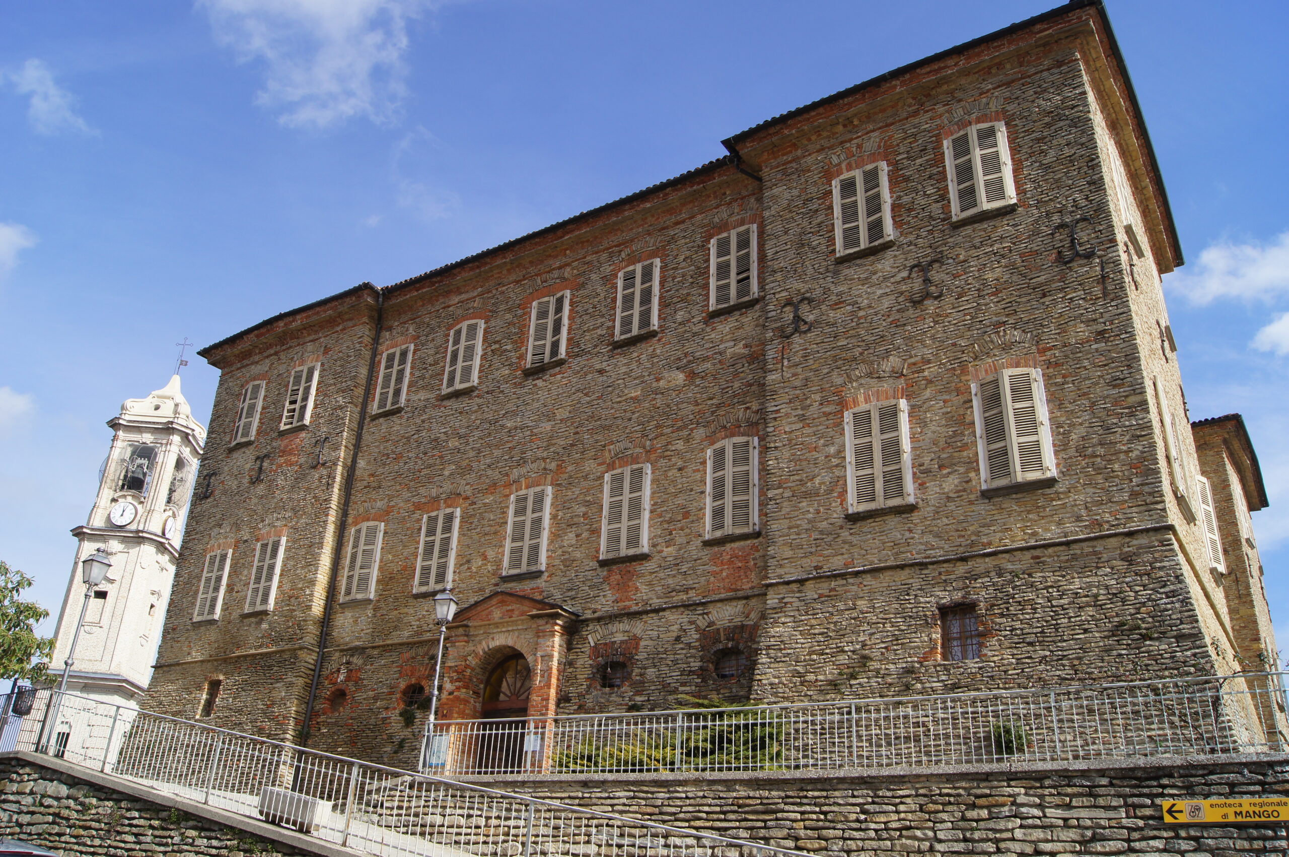 Castello di Mango