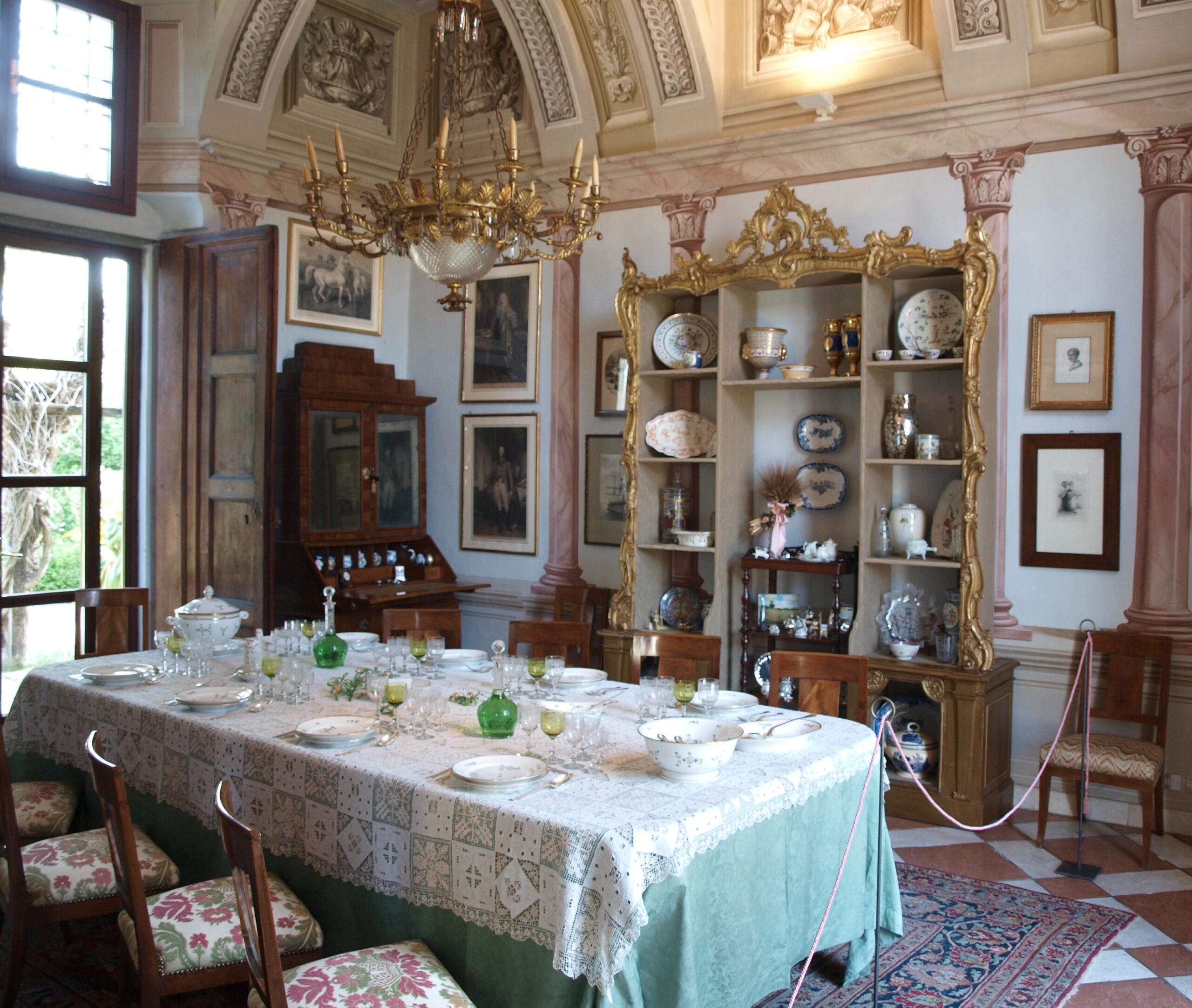 ceramiche a villa Oldofredi Tadini