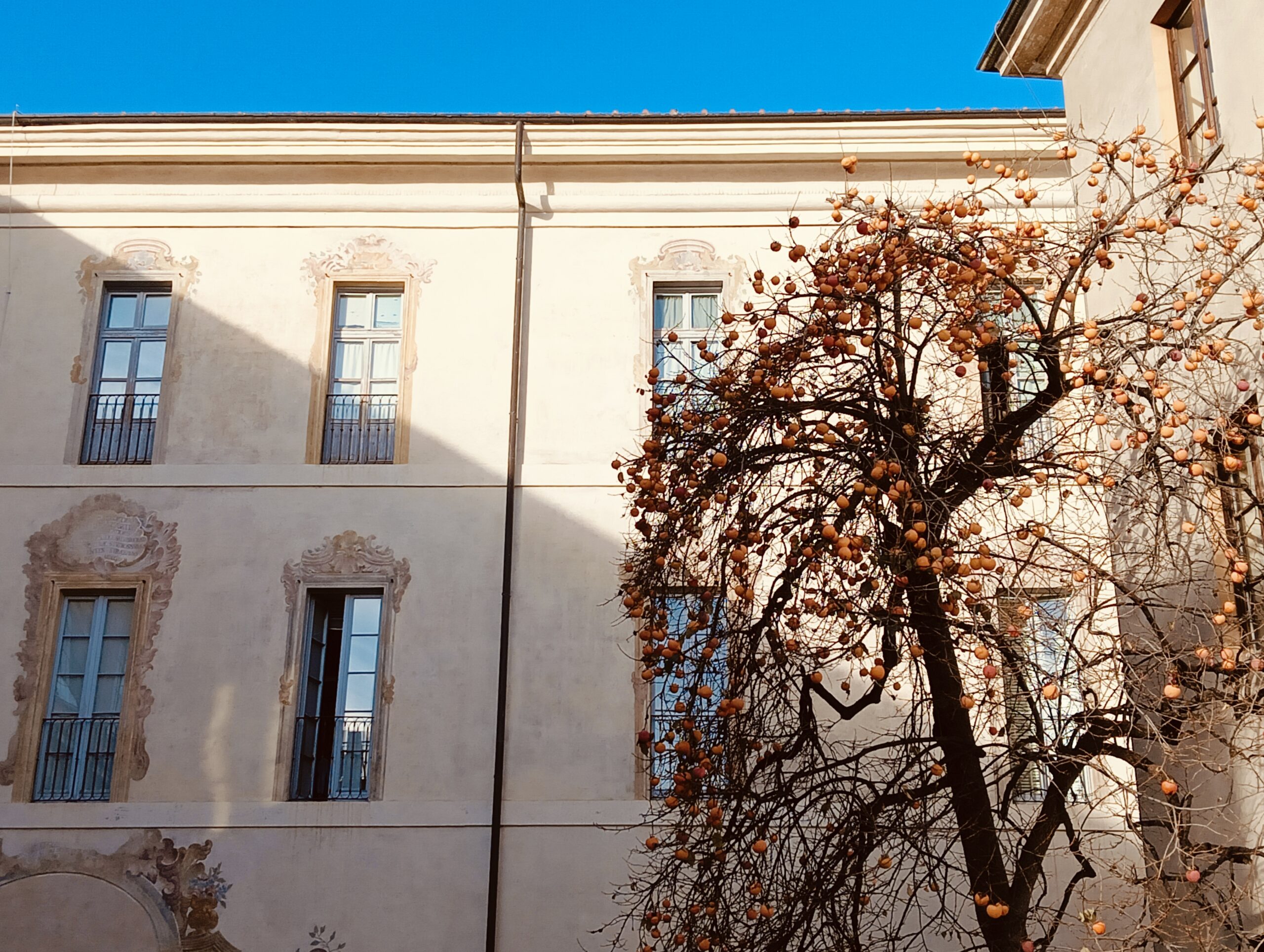 Un particolare del cortile dell'ex convento di Santa Chiara