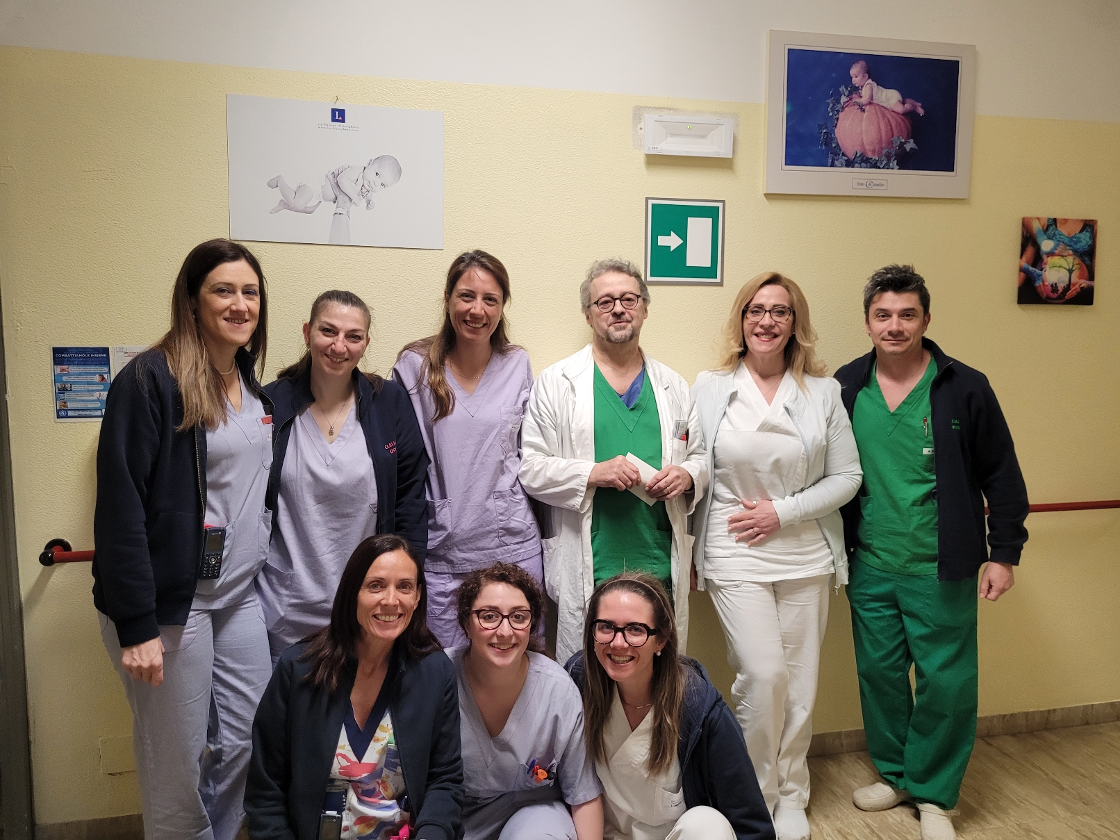 Il dr. Bottero con parte dell'équipe nella sede provvisoria dell'Ostetricia di Savigliano - aprile 2025