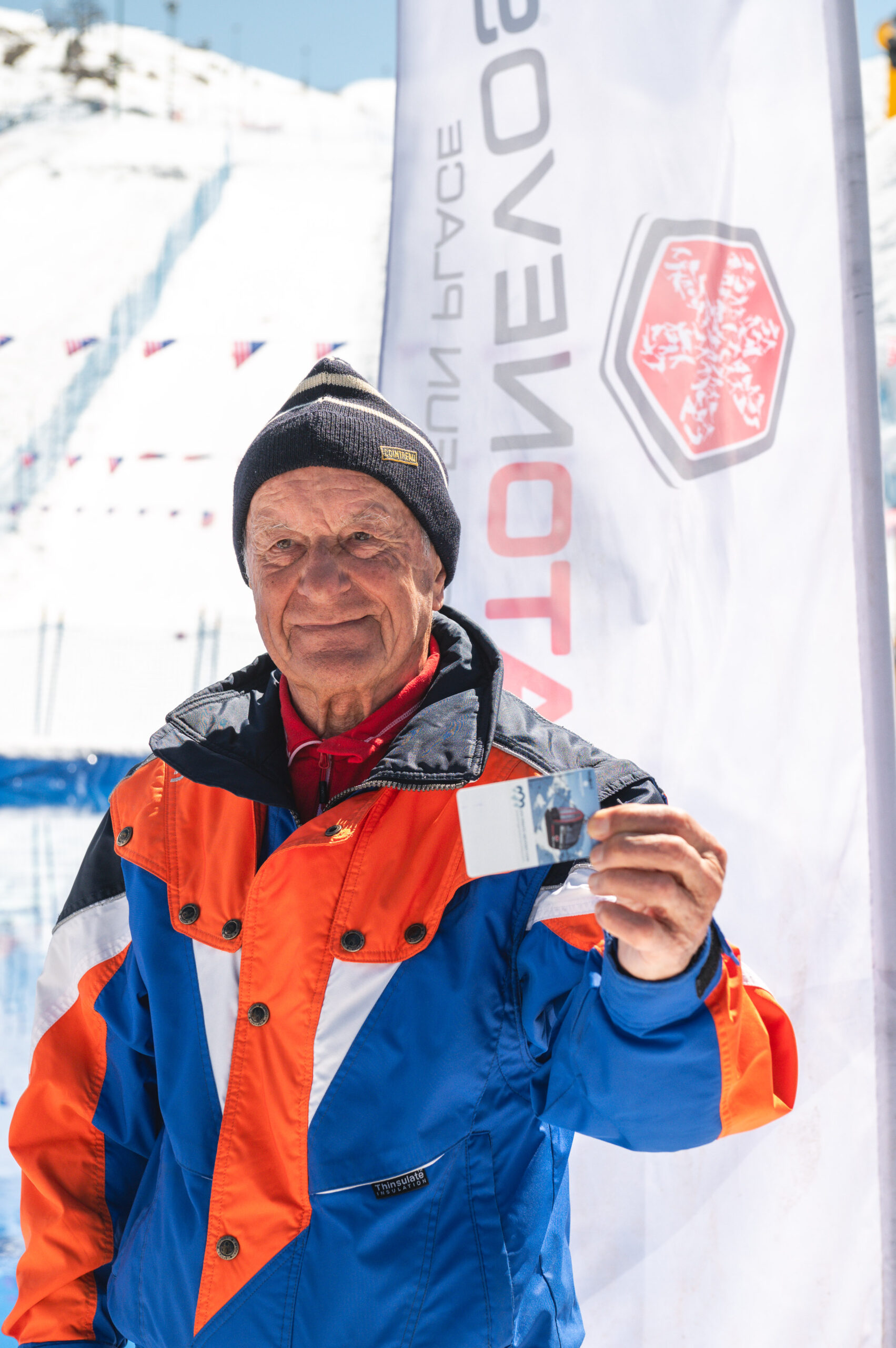 Mirco Bozzani omaggiato dalla Prato Nevoso Ski dello skipass stagionale (1)