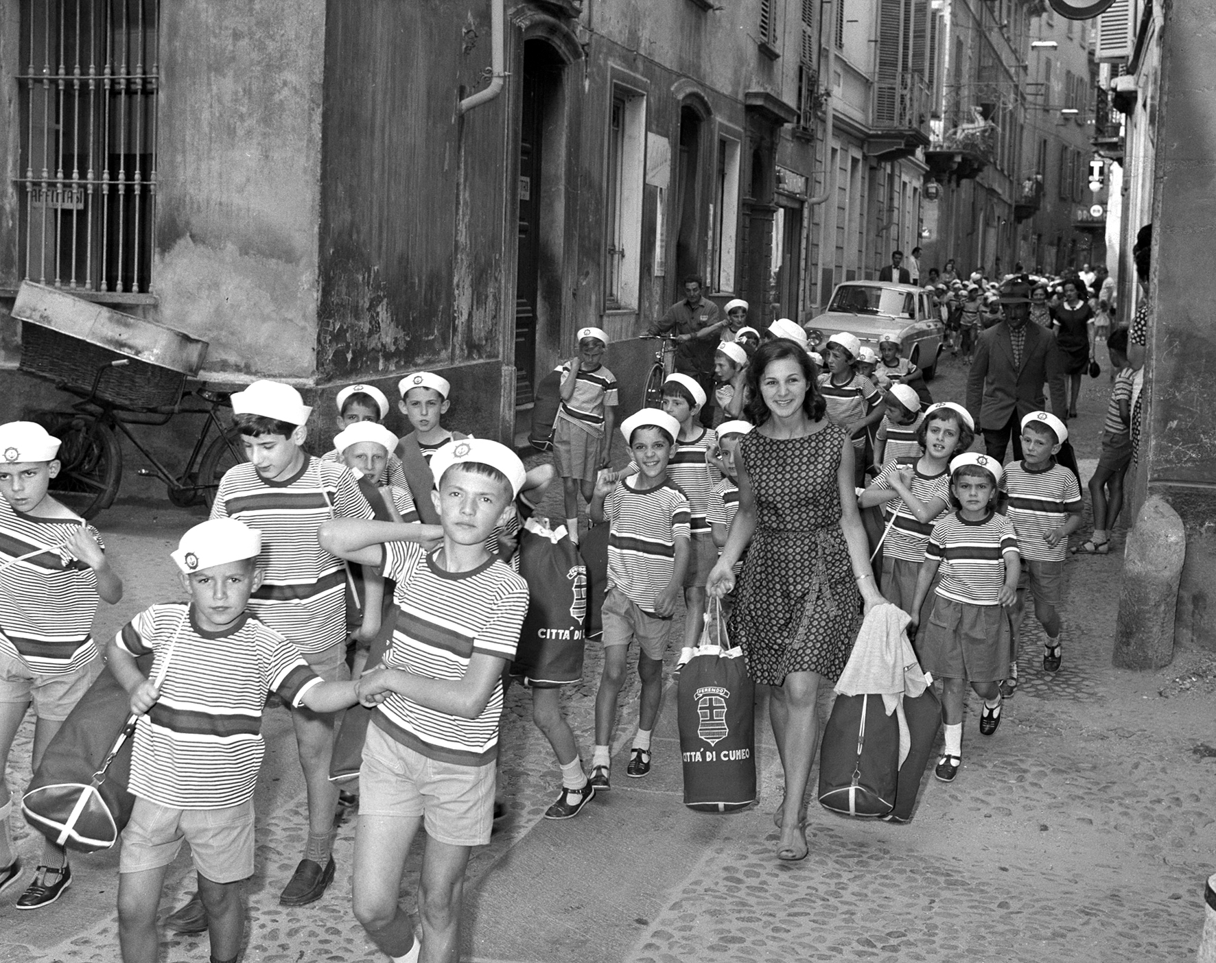 68-partenza per le colonie comunali