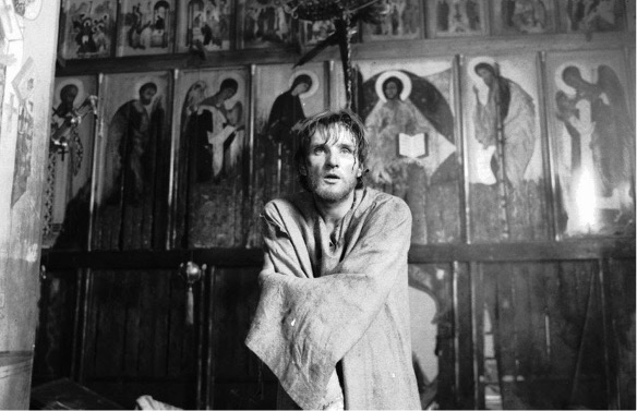 Una scena del film Andrej Rublëv di Andrej Tarkoskij (1966).