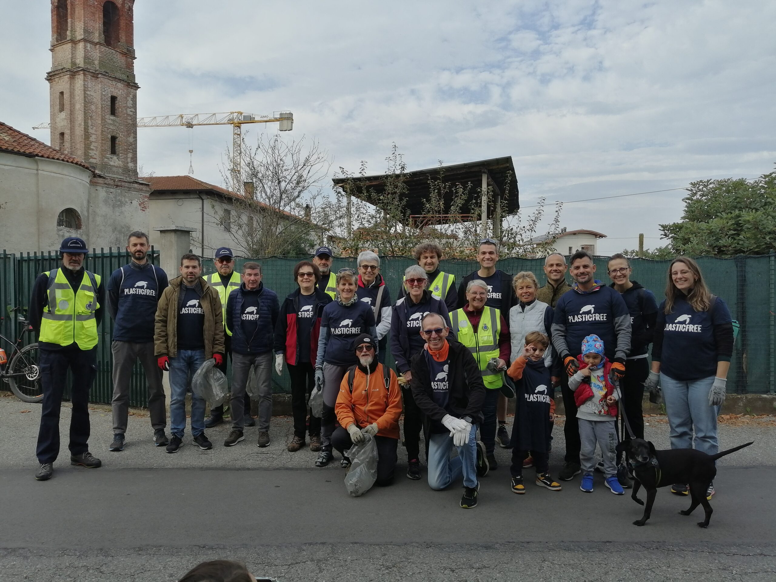 Morozzo - volontari partecipanti alla raccolta rifiuti