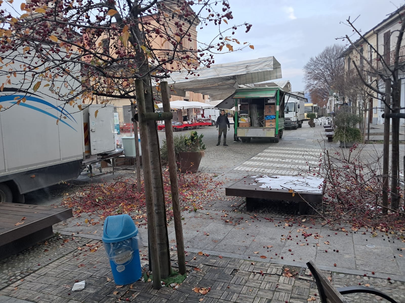 Ramaglie al mercato di Sanfront