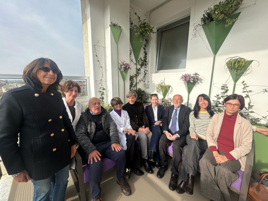 Savigliano - Terrazzo in fiore alla Pediatria dell'ospedale SS Annunziata