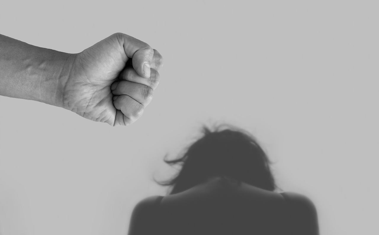 Violenza sulle donne (foto Pixabay)