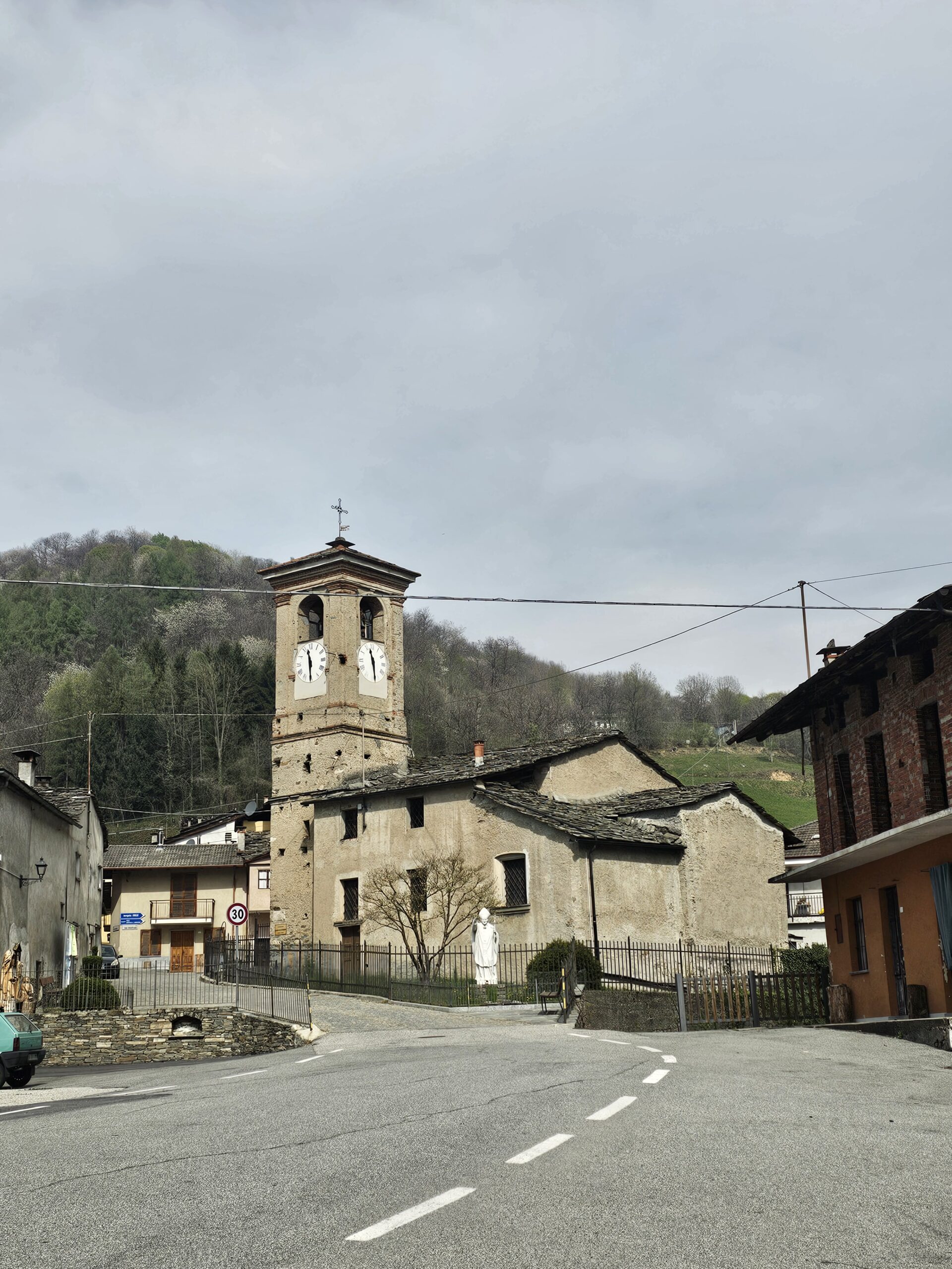 Isasca - chiesa