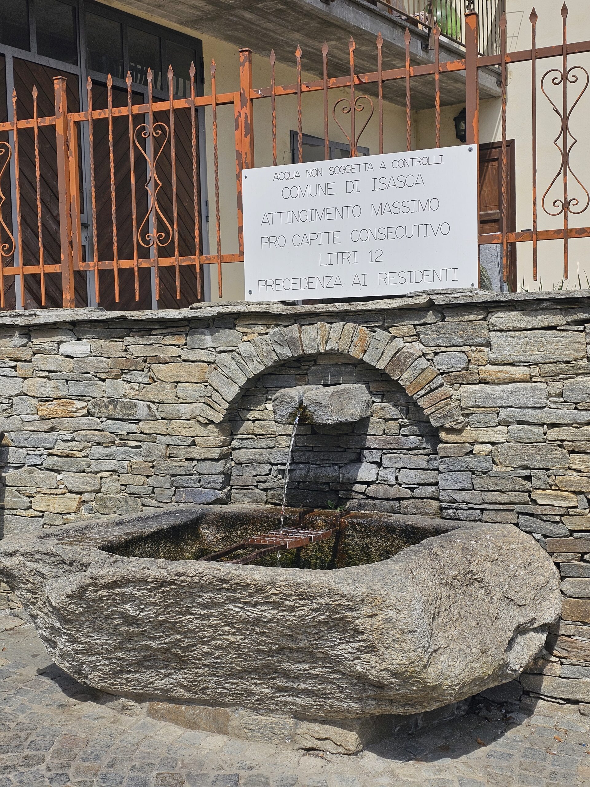 Isasca - fontana