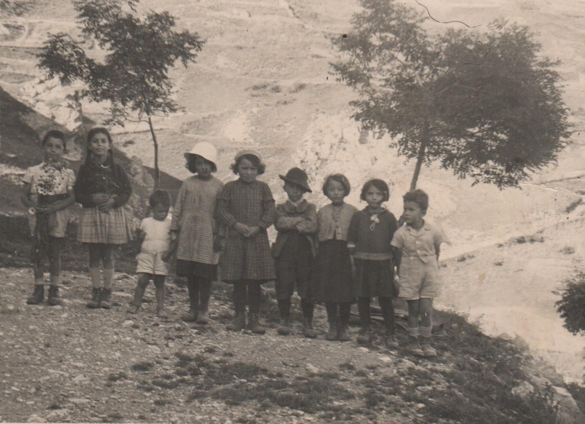 bambini della borgata di Ferrere