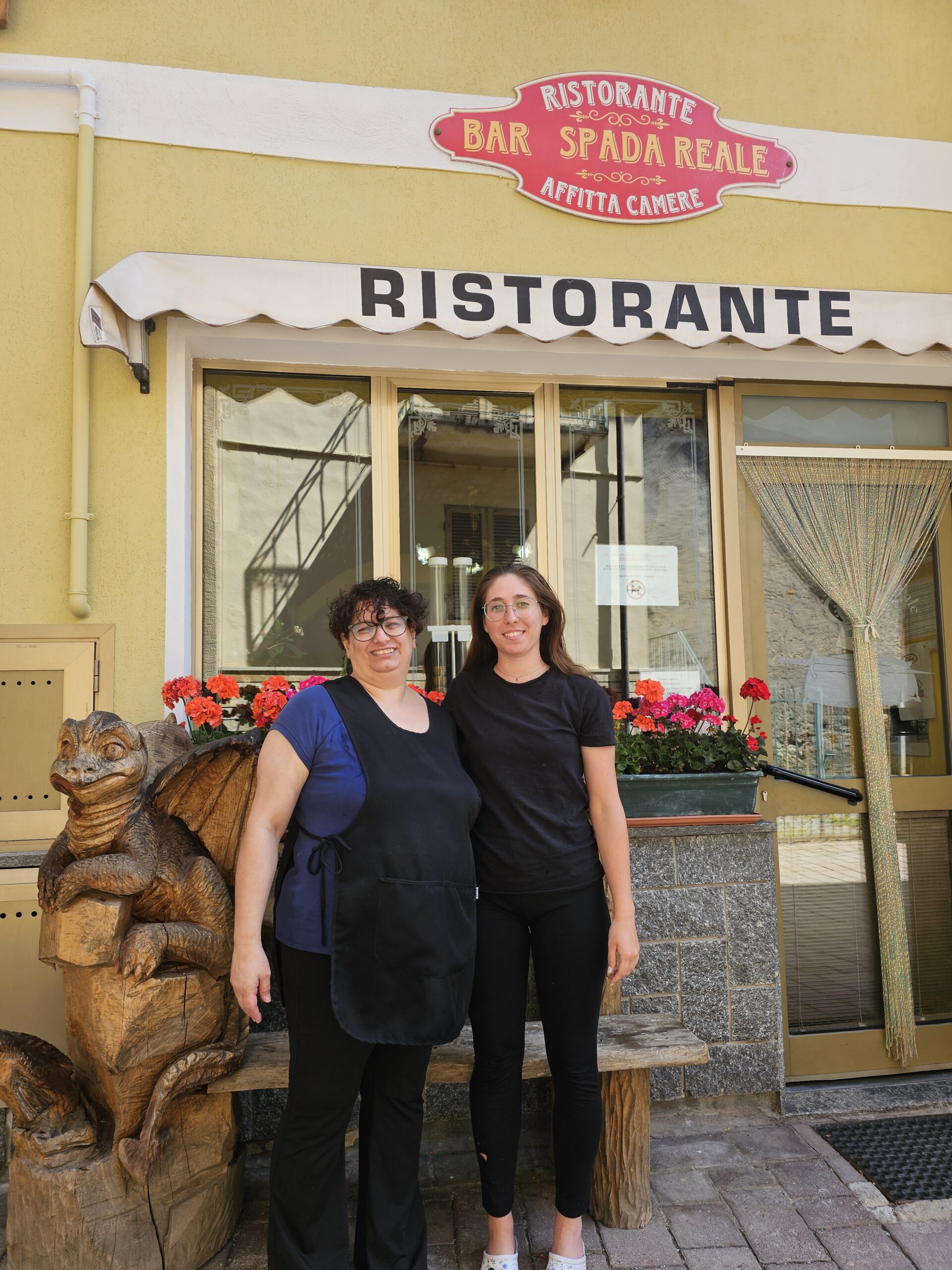 Giulia e la mamma Claudia, titolari de La Spada Reale di Roaschia