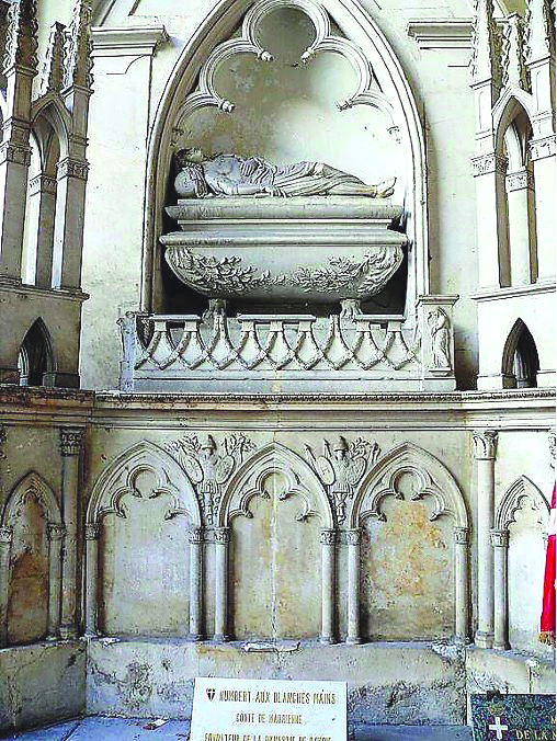 Tomba di Umberto Biancamano nel portico d'ingresso della Cattedrale di Saint Jean de Maurienne (Savoia)