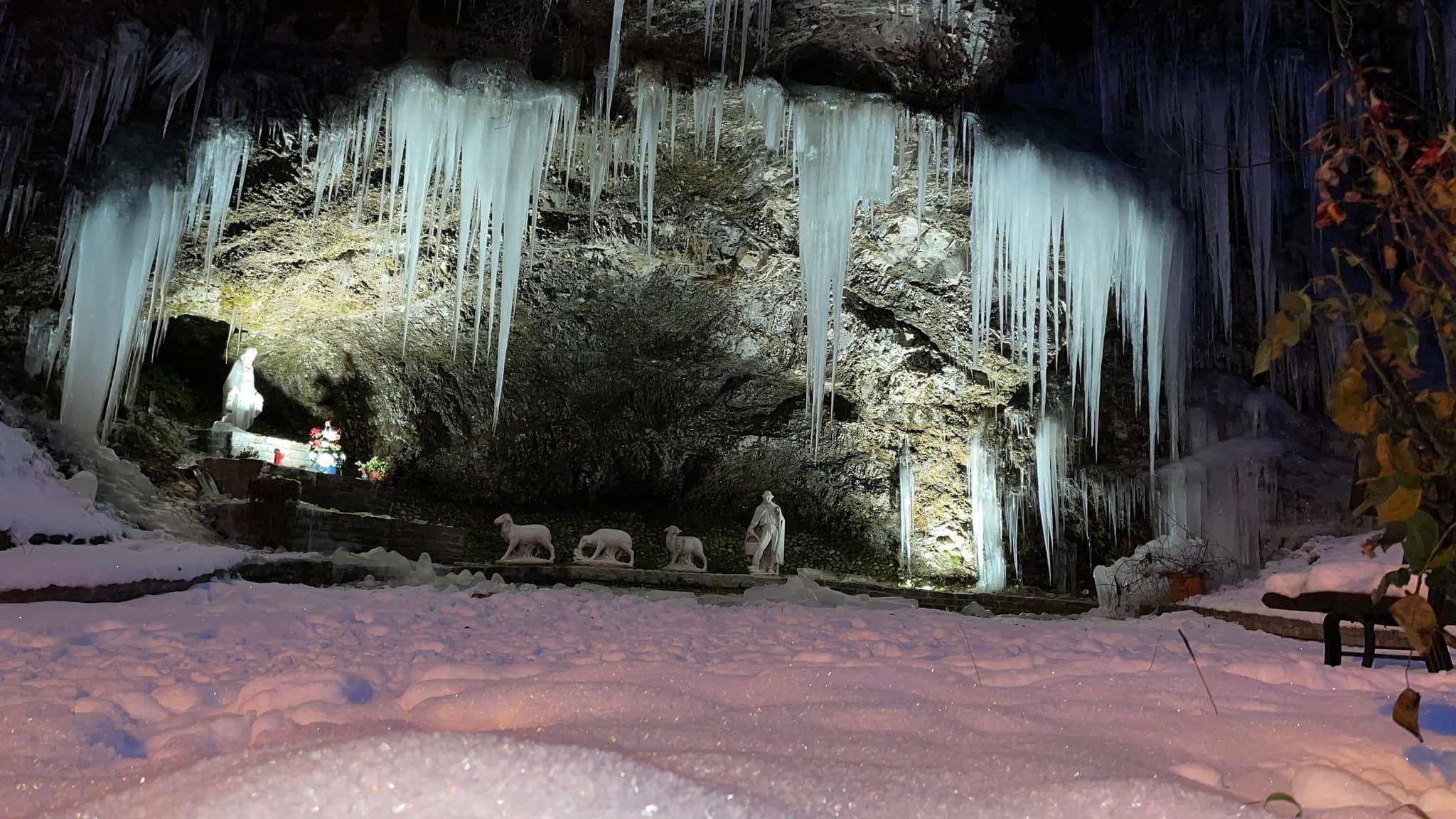 Roaschia - la grotta della madonna